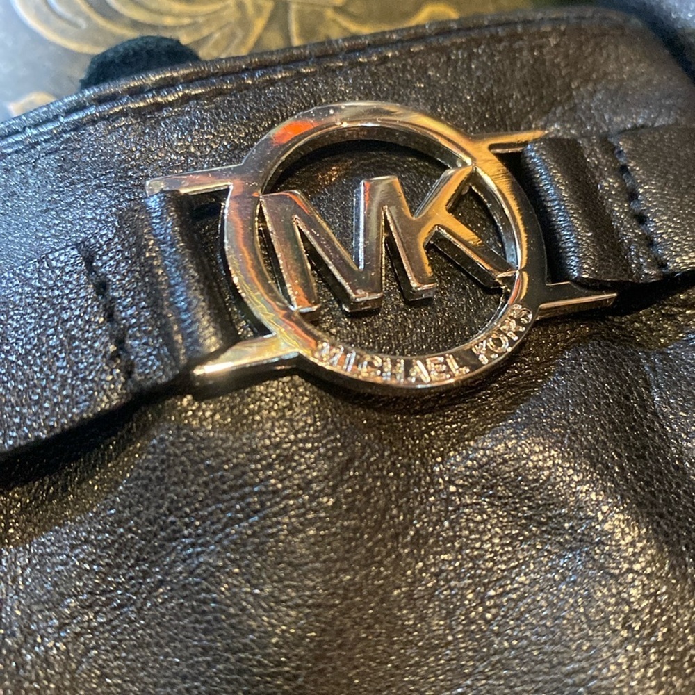 Michael Kors Women's Leather Logo
Ornament Gloves - Black/Silver size sm… - Picture 6 of 7